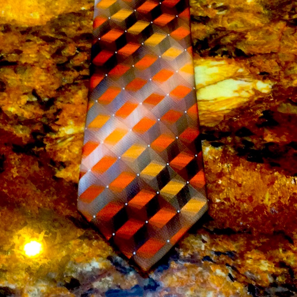 - VanHeusen tie 100 % silk